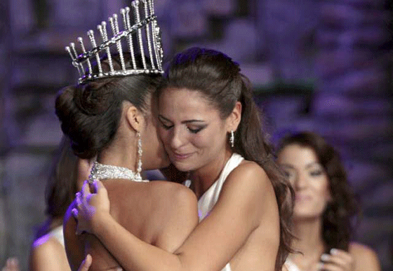 بيريرا تخطف جمال إسبانيا  