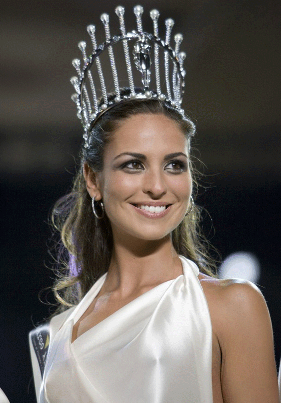 بيريرا تخطف جمال إسبانيا  