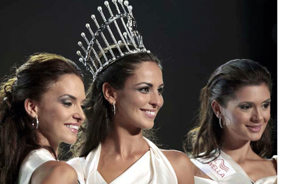 بيريرا تخطف جمال إسبانيا  