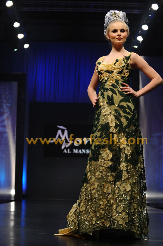 المصممة الإماراتية منى دعت زعماء العرب للوحدة العربية