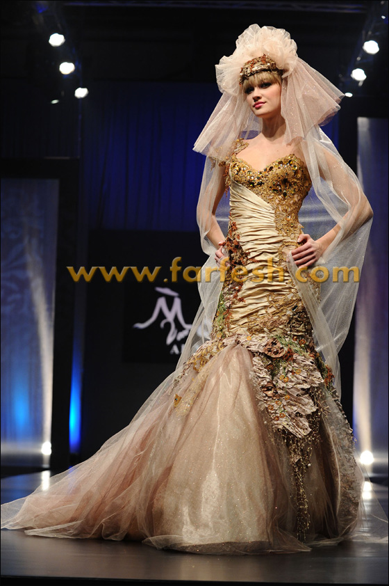 المصممة الإماراتية منى دعت زعماء العرب للوحدة العربية