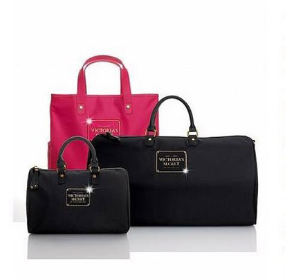 مجموعة حقائب راقية من "فكتوريا سكرت"