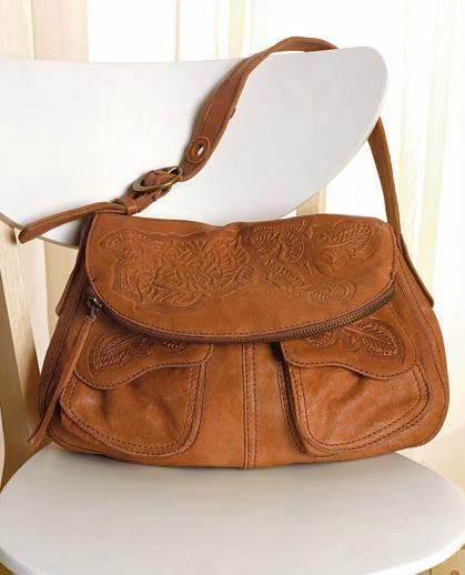 مجموعة حقائب راقية من "فكتوريا سكرت"