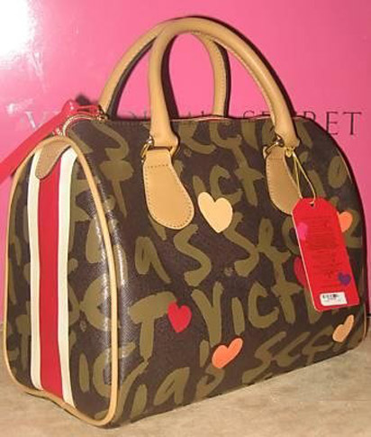 مجموعة حقائب راقية من "فكتوريا سكرت"