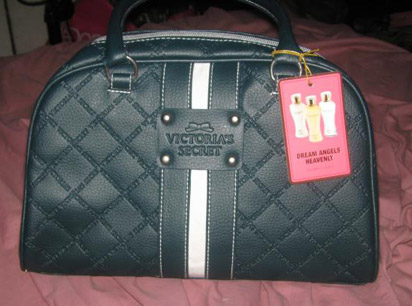 مجموعة حقائب راقية من "فكتوريا سكرت"