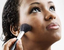 لمسات جمالية لصاحبات البشرة السمراء
