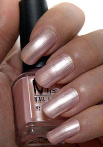 احصلي على اظافر طويلة وصحية بوقت قصير