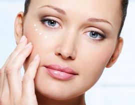 حافظي على بريق ولمعان بشرتك خلال الشتاء