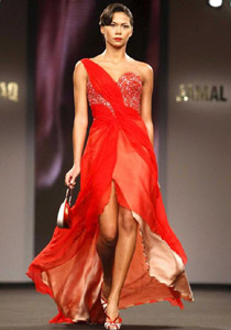 مصممي الأزياء يتالقون في أسبوع روما للأزياء بالرغم من غضبهم!