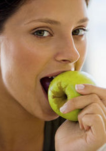 حاربي سرطان الثدي بتفاحة!