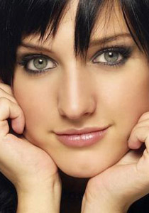 كيف تحصلين على ماكياج عيون جذاب للسهرات الليلية؟