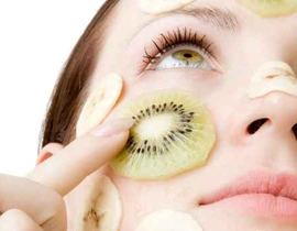 الكيوي أفضل طريقة لتنعيم وتغذية البشرة