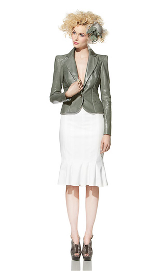 بعد إفلاس مصممة أزياء أوباما من سيصمم لها ملابسها؟؟ 