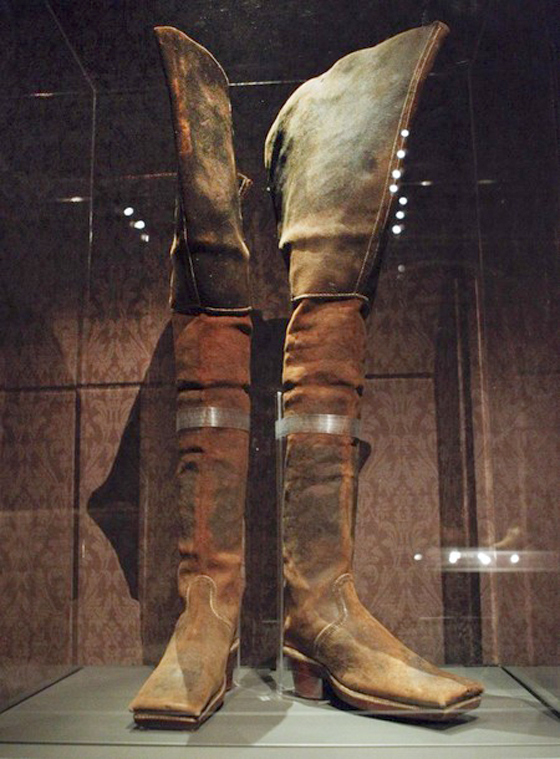 معرض احذية نسائية من القرن الـ 16 في توربنتو 