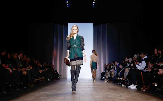 "تومي هيلفيجر" يعرض اسبوعا لازياء خريف 2010 