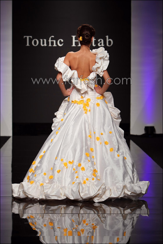 المصمّ توفيق حطب يغازل المرأة المثيرة!!