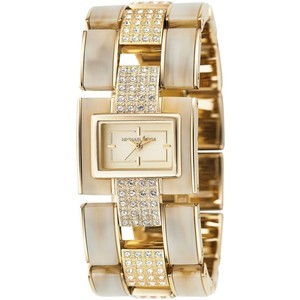 ساعات يد ذهبية بتصاميم مختلفة 