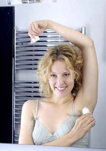 الصيف على الأبواب.. عالجي مشكلة العرق!!