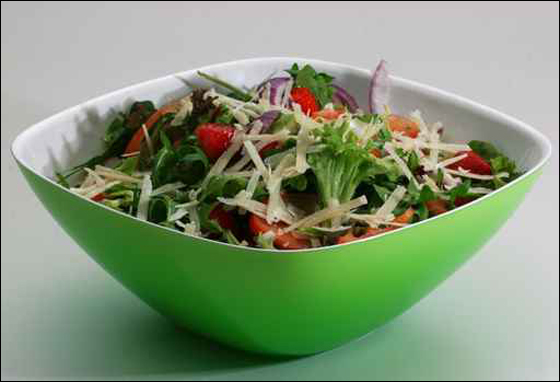 لمسة سحرية من اصابعك تعطي للسلطة نكهة خاصة!