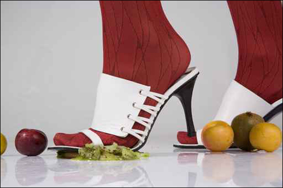 جوارب مع الصنادل الموضة الرائجة في باريس!