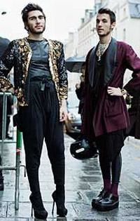 الأحذية ذات الكعب العالي.. ليست حكرا على النساء!!