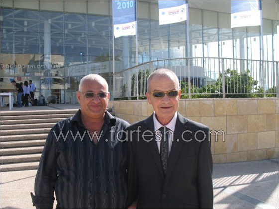 كفيف يصلح آلات الطباعة ويتفوق على 4000 معلم مبصر! 