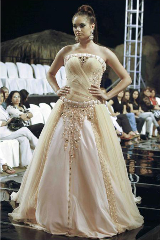 فساتين 2010 من تصميم أديبة محبوب 