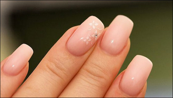 اليكم أحدث صيحات الموضة لطلاء الأظافر!