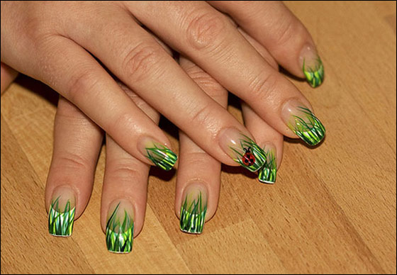 اليكم أحدث صيحات الموضة لطلاء الأظافر!
