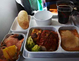 احذروا طعام الطائرات!!