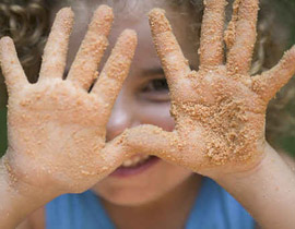 تعرّض الأطفال للغبار يقوي جهاز المناعة!