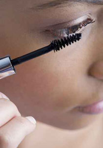 هل يزعجك ماكياجك في الصيف؟؟ اليك بعض النصائح!