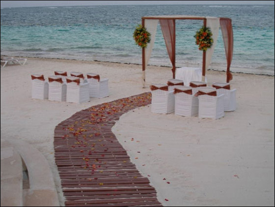 أفكار لاقامة حفلات زفاف على شاطئ البحر!