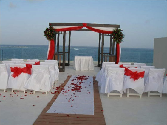 أفكار لاقامة حفلات زفاف على شاطئ البحر!