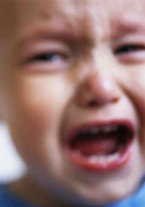 الصين: العثور على طفل معاق داخل كرتونة!