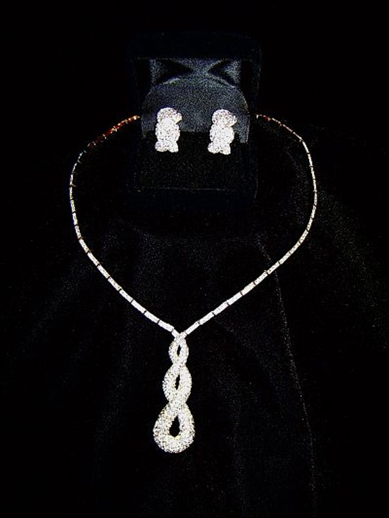 اجمل المجوهرات لتضيئي ليلة عرسك!