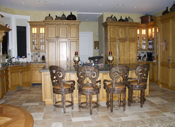 مطابخ متنوعة التصاميم بألوان مختلفة 