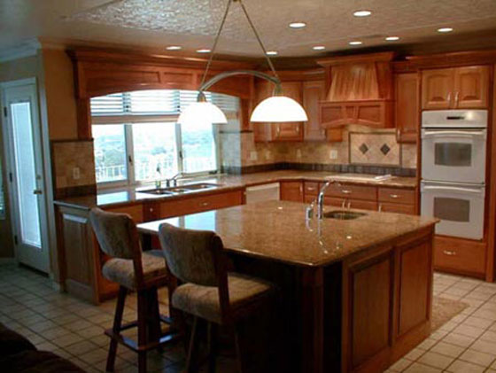 مطابخ متنوعة التصاميم بألوان مختلفة 