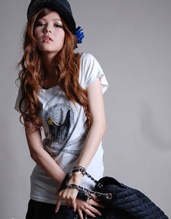 لست بحاجة للضيق لتبدي جذابة!