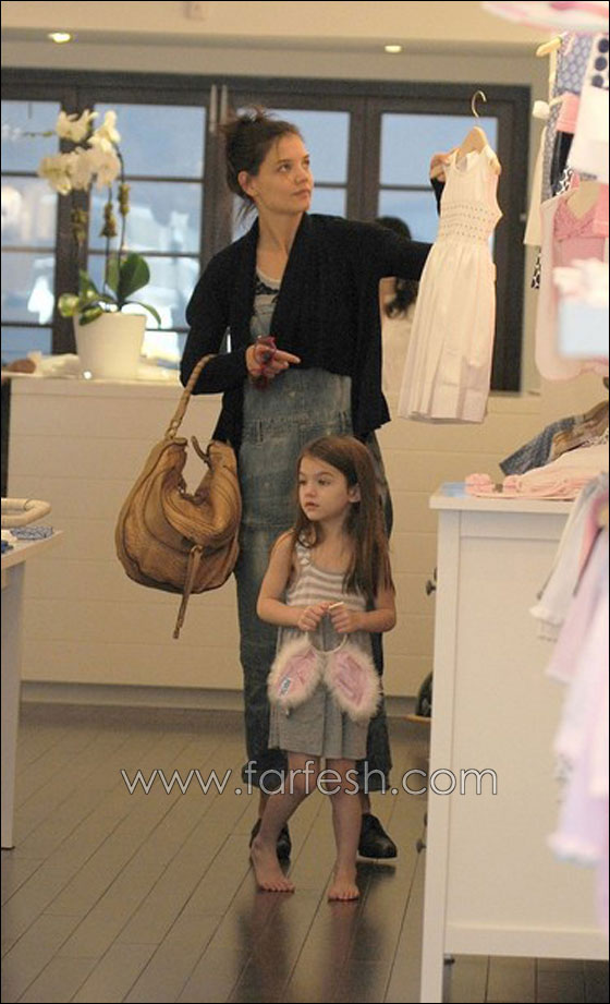 ابنة توم كروز اصغر مصممة ازياء!