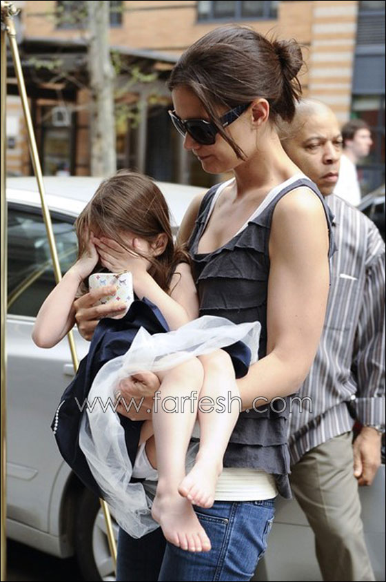 ابنة توم كروز اصغر مصممة ازياء!