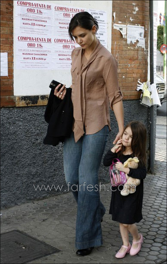 ابنة توم كروز اصغر مصممة ازياء!