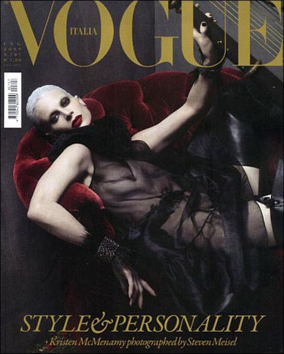 النساء يفخرن حاليا باشتعال رأسهن شيبا!