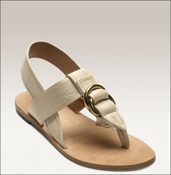 اليكم أجمل وأريح صنادل موضة 2010!