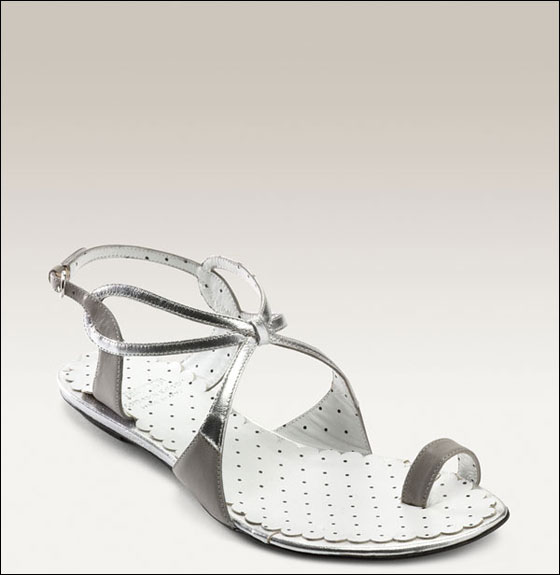 اليكم أجمل وأريح صنادل موضة 2010!