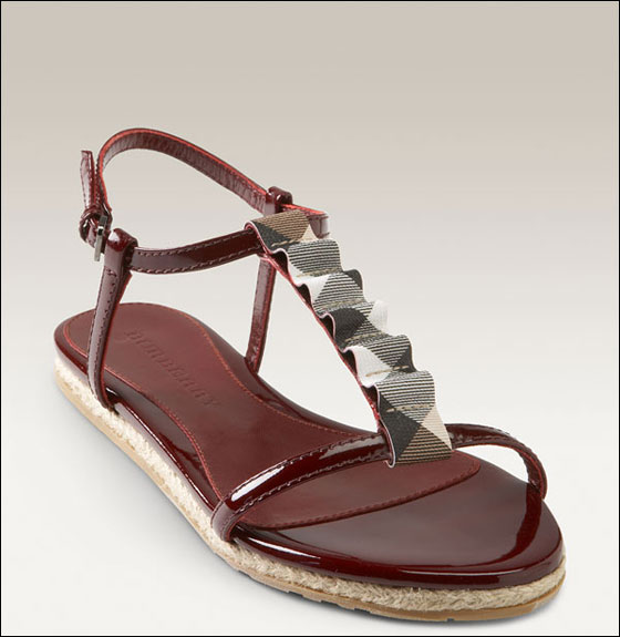 اليكم أجمل وأريح صنادل موضة 2010!