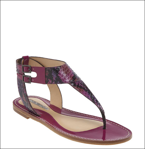 اليكم أجمل وأريح صنادل موضة 2010!