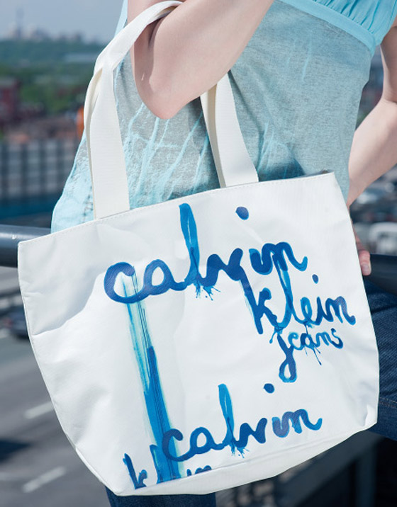 خير زميل في المشوار حقيبة