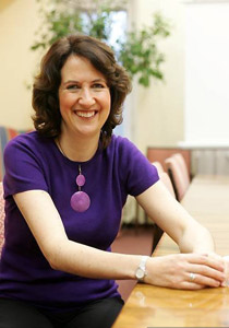 حرمان دبلوماسية بريطانية من منصب سفيرة لانها صماء!