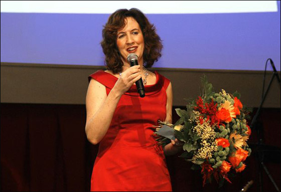 حرمان دبلوماسية بريطانية من منصب سفيرة لانها صماء!